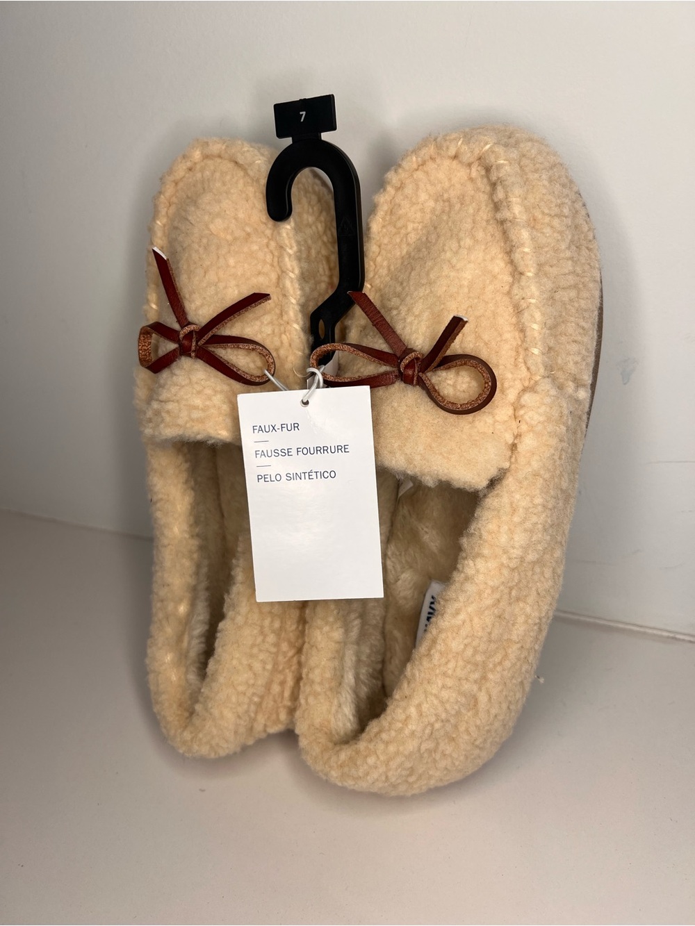 Old Navy Cream Faux-Fur Moccasin Slippers with Brown Bow